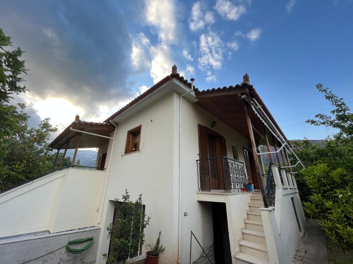 Lemon Tree House Villa เลโอนีดีออน ภายนอก รูปภาพ